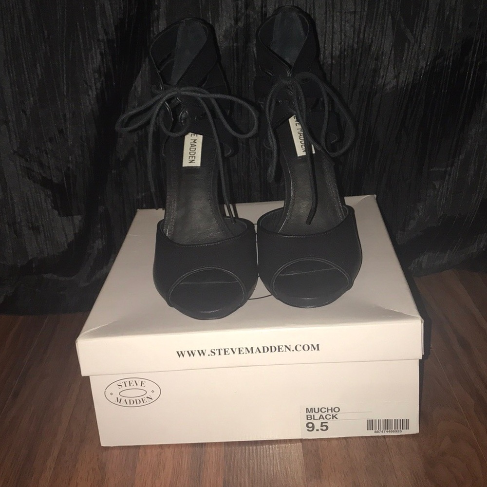 NWOT Steve Madden Black Mucho Heels